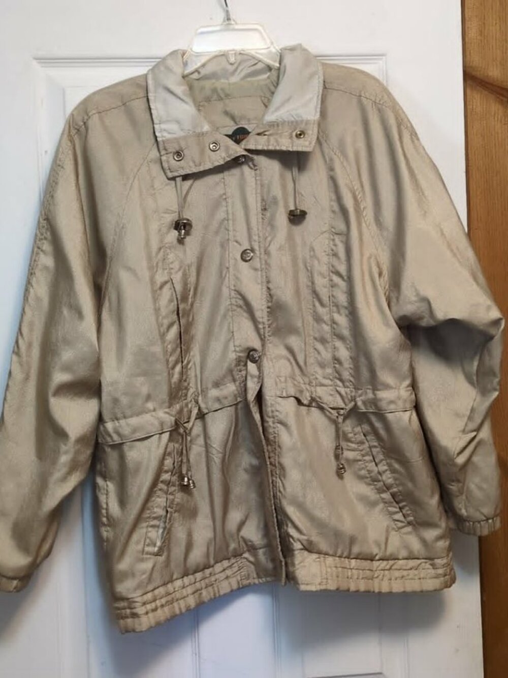 Vintage Outbrook Womens Sz Med Windbreaker Shiny Gold Metallic Oversized Outdoor